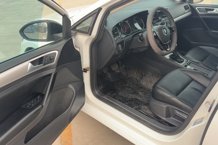 Used Volkswagen Golf 2018 1.6L Automatic Fashion Model