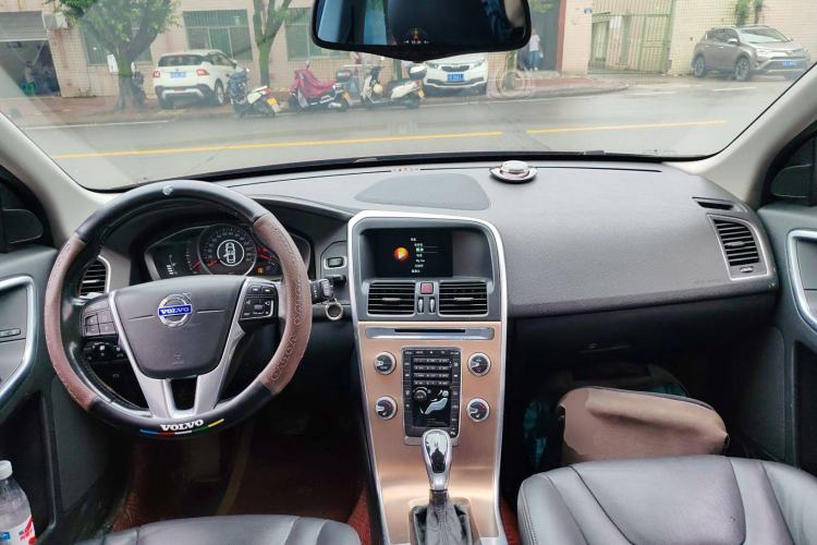 Used Volvo XC60 2015 T5 Smart Upgrade Model
