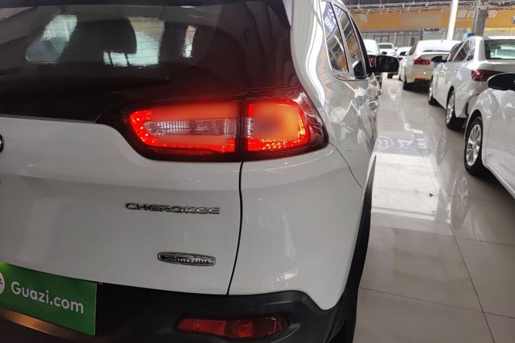 Used  Cherokee 2017 2.0L Superior Edition
