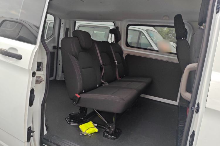 Used Ford Transit 2023 2.0T Gasoline Manual Multifunction Commercial Vehicle Short Wheelbase Low Roof 5/6 Seats
