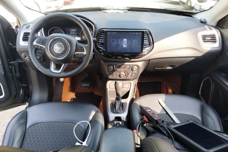 Used  Compass 2017 200T Automatic Enjoyment Version
