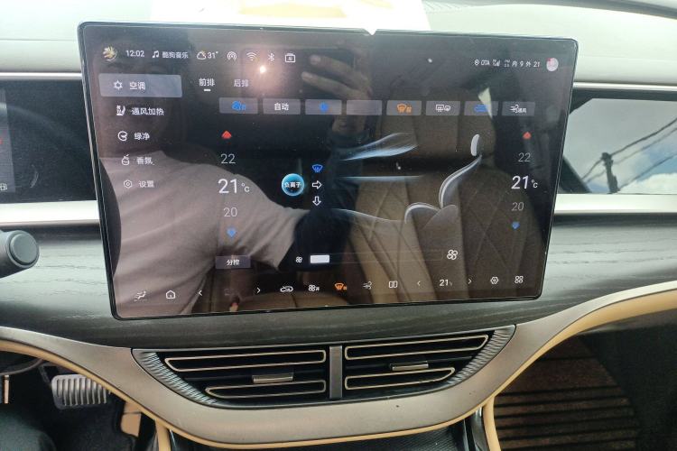 Used Denza D9 2022 DM-i 970 Four-Wheel Drive Prestige Model
