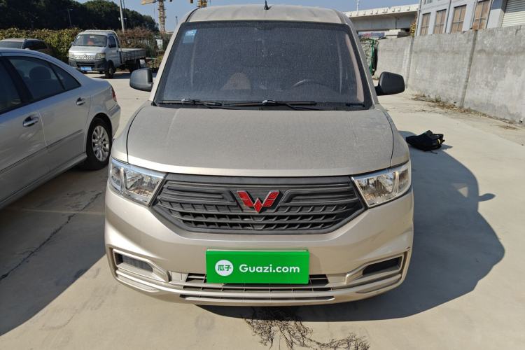 Used Wuling Hongguang V 2019 1.5L Jingqu Edition Sealed-Window Vehicle China VI LAR
