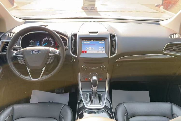 Used Ford Edge 2018 EcoBoost 245 Two-Wheel-Drive Titanium 7-Seater China VI Standard
