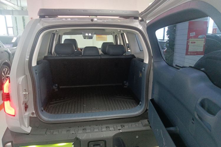 Used  G318 2024 Four-Wheel-Drive Air Suspension Model