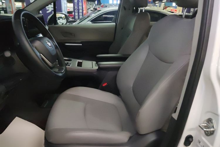 Used Toyota Granvia 2024 2.5L Hybrid Comfort Edition
