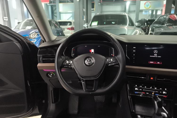 Used Volkswagen Passat 2020 330TSI Luxury Edition China VI
