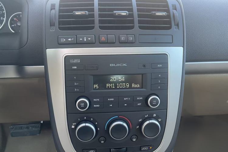 Used Buick GL8 2014 2.4L Executive Edition
