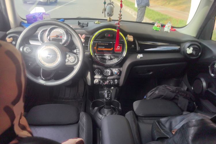 Used  MINI 2018 1.5T COOPER Classic Edition Five-Door Version
