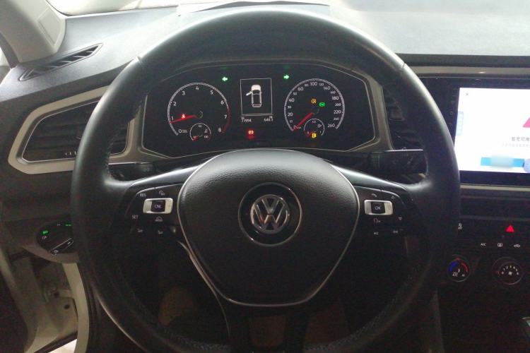 Used Volkswagen T-ROC 2018 230TSI DSG Two-Wheel Drive Advanced Version China V Standard
