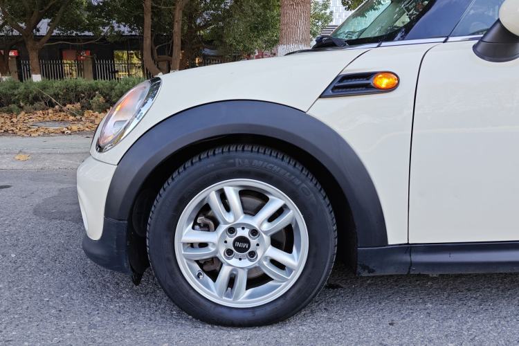 Used  MINI 2011 1.6L ONE
