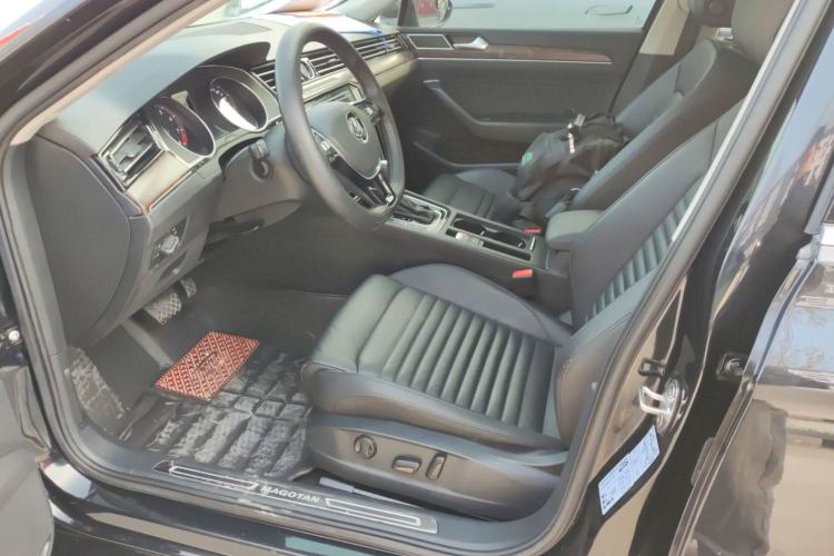 Used Volkswagen Magotan 2018 Facelift 330TSI DSG Luxury Model
