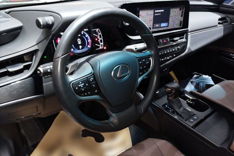 Used Lexus ES 2022 200 Excellence Edition
