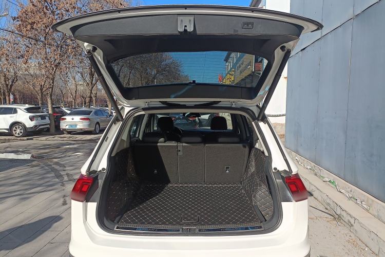 Used Volkswagen Tiguan L 2019 330TSI Automatic Two-Wheel Drive Smart Luxury Version China VI Standard
