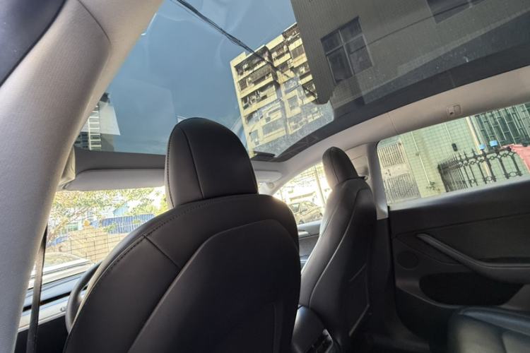 Used Tesla Model Y 2021 Long-Range All-Wheel-Drive Version
