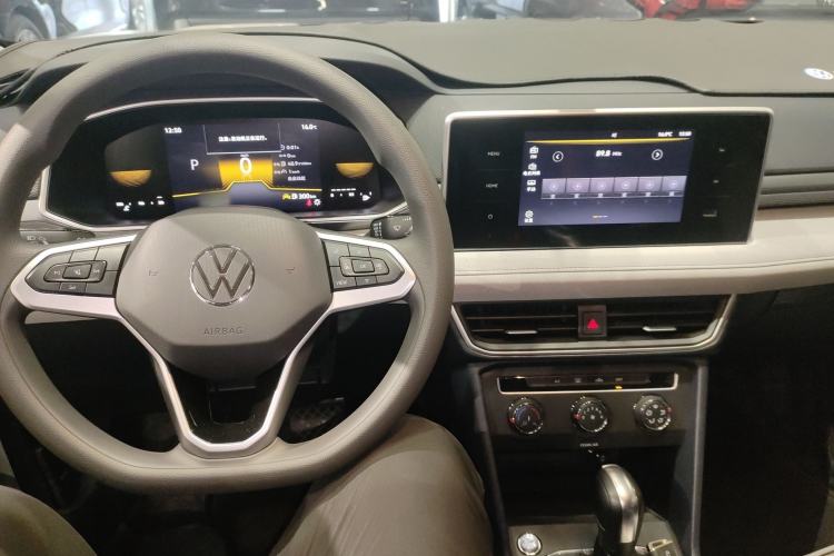 Used Volkswagen Tharu 2023 300TSI Two-Wheel-Drive Crescent Edition