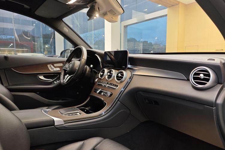 Used Mercedes-Benz GLC 2021 GLC 300 L 4MATIC Dynamic Model
