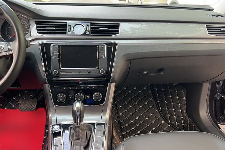 Used Volkswagen Passat 2017 330TSI DSG Luxury Edition
