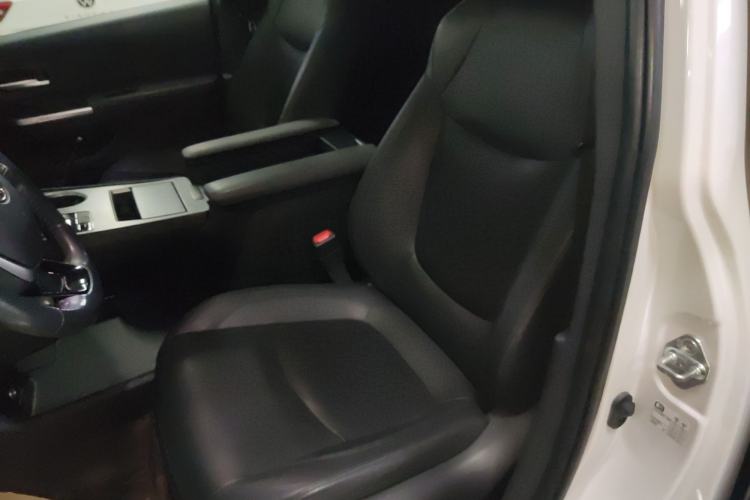 Used Toyota Sienna 2023 2.5L Hybrid Deluxe Edition