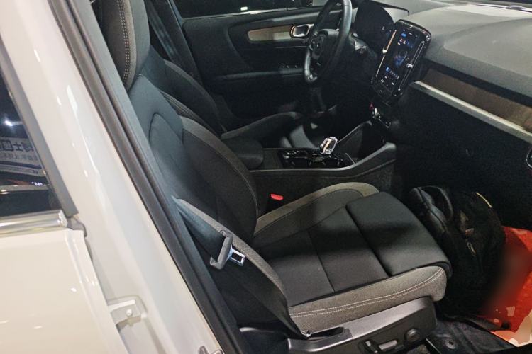 Used Volvo XC40 2023 B3 Zhiyuan Luxury Edition
