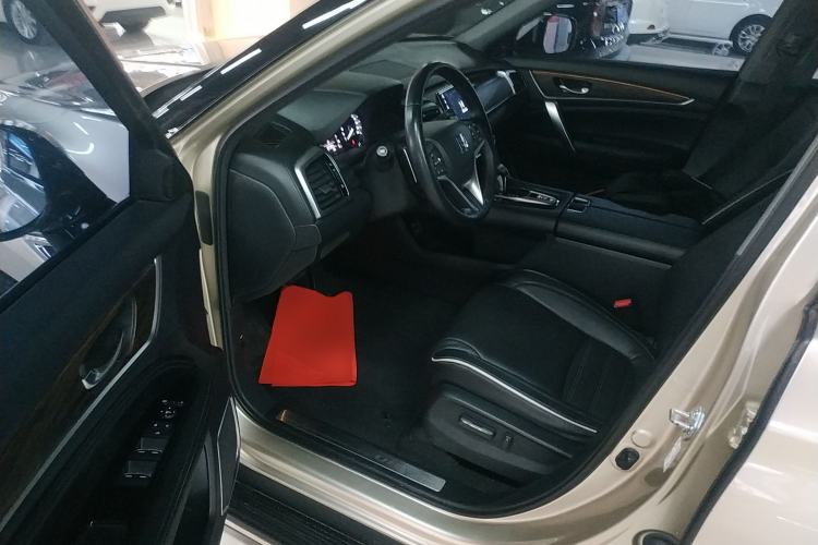 Used Honda UR-V 2017 240TURBO Two-Wheel Drive Luxury Edition China V
