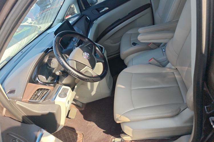 Used Buick GL8 2022 Land Cruiser Executive Class 652T Comfort Model
