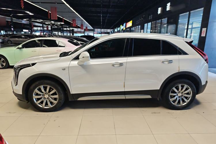 Used Cadillac XT4 2020 28T Two-Wheel-Drive Leading Version
