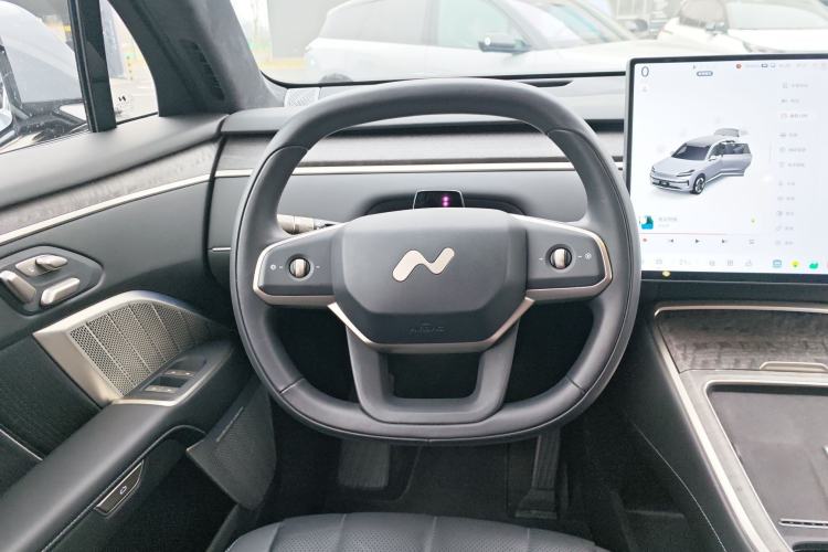 Used ONVO Luxeed L90 2025 Model—Max Six-Seater Version