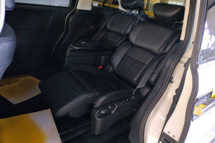 Used Honda Elysion 2016 2.4L Luxury Edition
