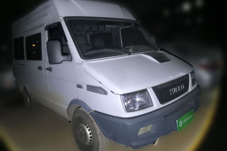 Used Iveco Daily 2017 2.5T A35 Passenger Van 5-7 Seats Model 47Z5
