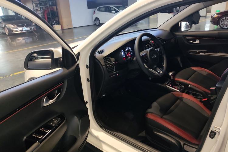 Used Kia KX Cross 2017 1.4L AT GLS
