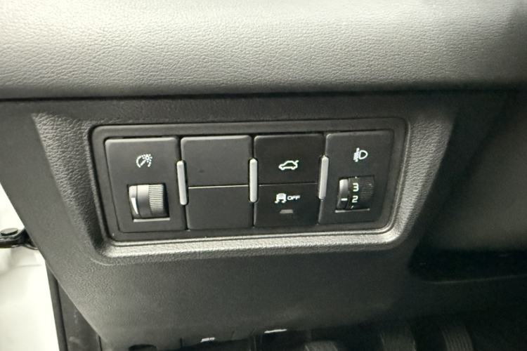 Used Geely Auto Emgrand 2019 Leading Edition 1.5L Manual Upward Asian Games Edition China VI
