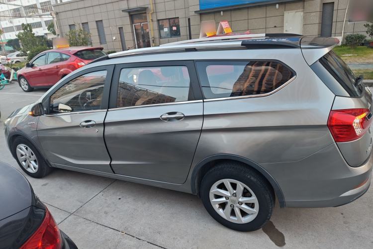 Used Baojun 310W 2017 1.5L Manual Fashion Model China V
