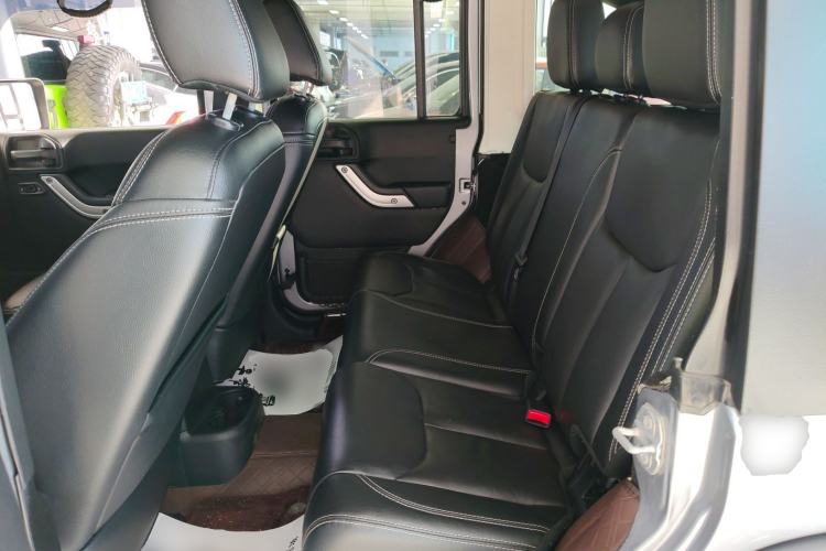 Used  Wrangler 2017 3.0L Sahara Four-Door Comfort Edition