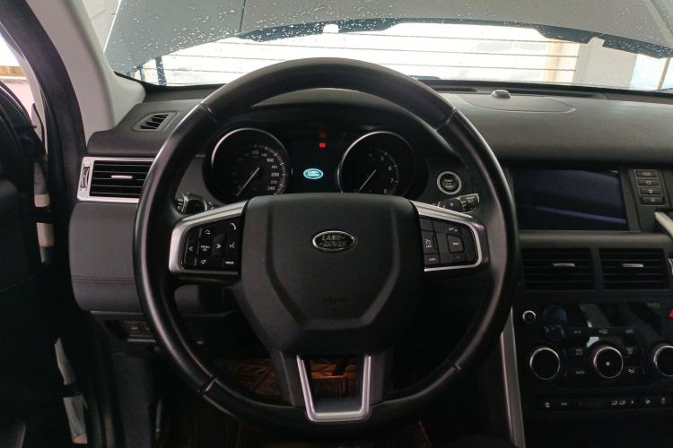 Used Land Rover Discovery Sport 2019 240 PS SE Version China VI Standard
