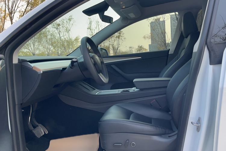 Used Tesla Model Y 2022 Rear-Wheel-Drive Version
