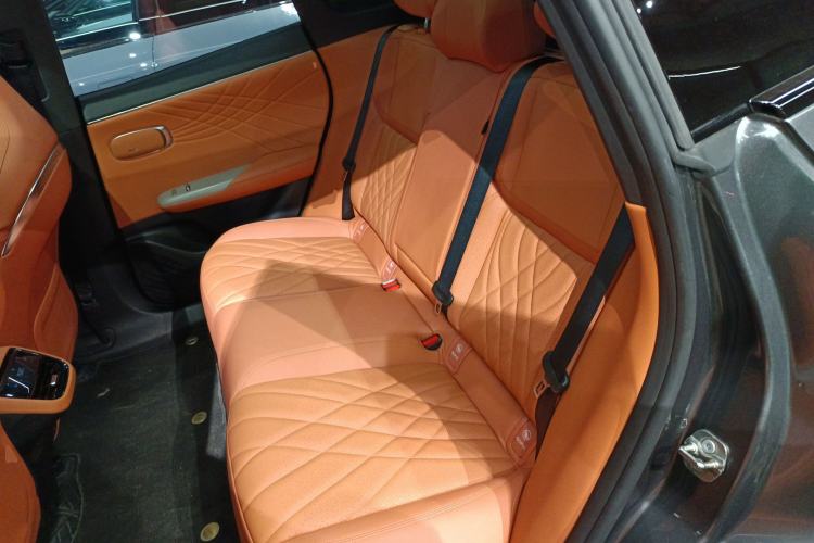 Used  S07 2023 200Max Range-Extended Version
