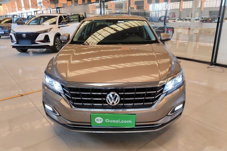 Used Volkswagen Passat 2019 330TSI Luxury Edition China VI Standard
