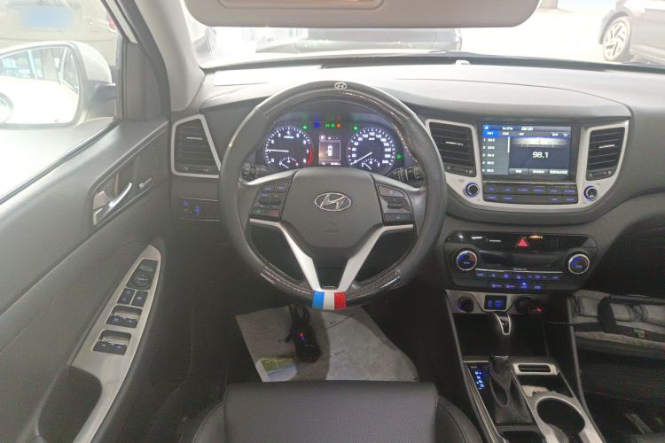 Used Hyundai Tucson 2018 1.6T Dual-Clutch Two-Wheel Drive 15th Anniversary Special Edition