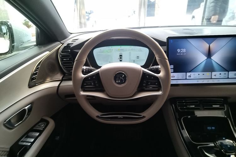 Used BYD Han 2024 EV Glory Edition 605KM Front-Wheel-Drive Premium Model
