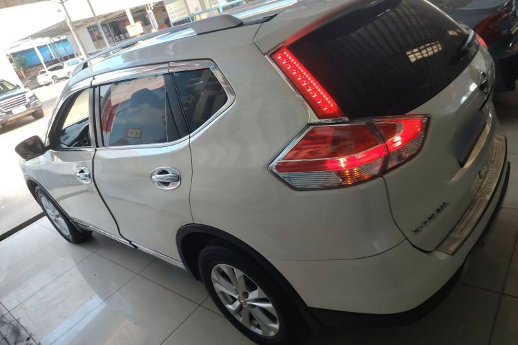 Used Nissan X-Trail 2015 2.0L CVT Comfort MAX Edition 2WD
