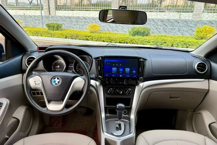 Used Venucia T70 2015 2.0L CVT Smart Choice Edition