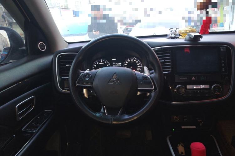 Used Mitsubishi Outlander 2019 2.4L 4x4 Zhi Xiang Edition 7 Seats China VI Standard
