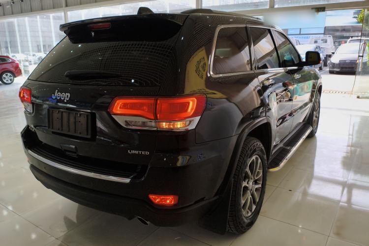 Used  Grand Cherokee (Import) 2014 3.0L Comfort Navigation Edition
