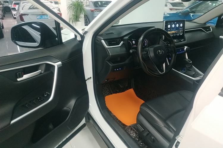 Used Toyota Wildlander 2022 Dual-Engine 2.5L E-CVT Two-Wheel Drive Luxury PLUS Edition
