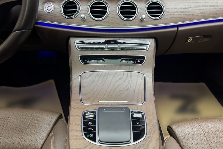 Used Mercedes-Benz E-Class 2022 Second Facelift E 260 L 4MATIC
