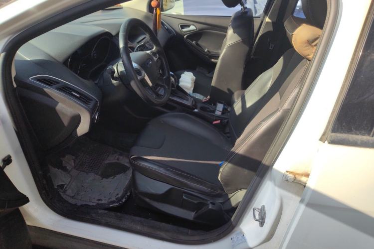 Used Ford Focus 2012 Sedan 1.6L Automatic Fashion Edition