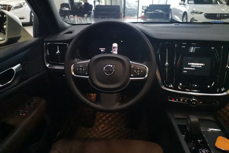 Used Volvo S60 2024 B4 Zhiyi Luxury Edition
