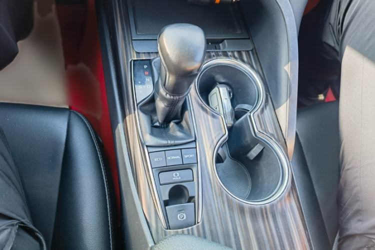 Used Toyota Camry 2018 2.5G Luxury Edition
