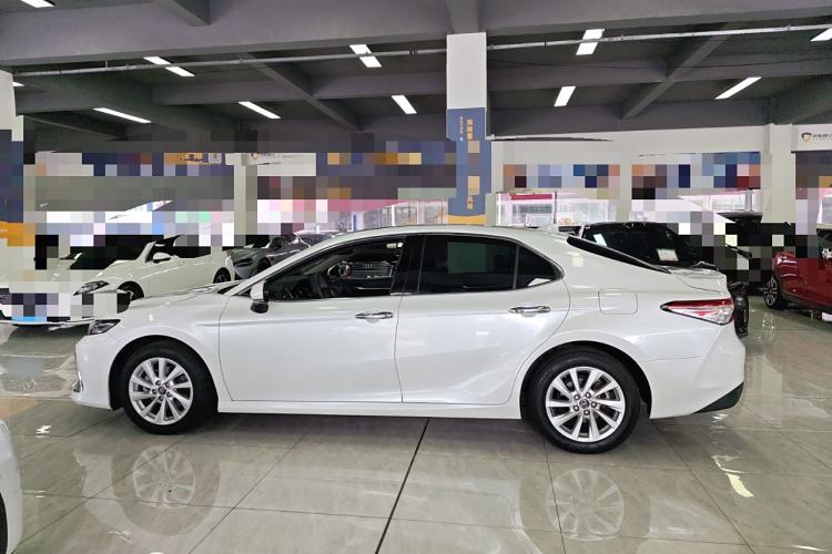 Used Toyota Camry 2021 2.0G Luxury Edition
